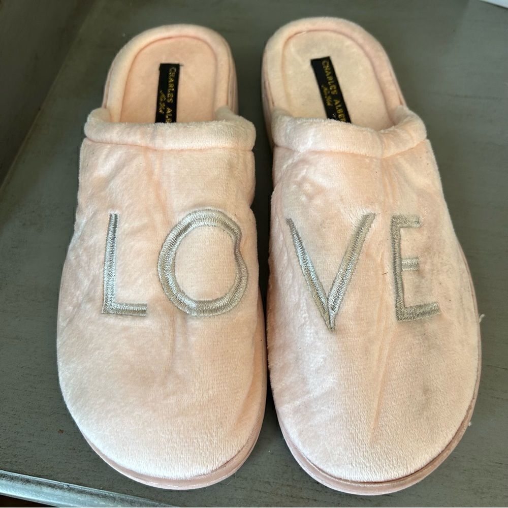 Pink love slippers by Charles Albert in size large 9-10‎